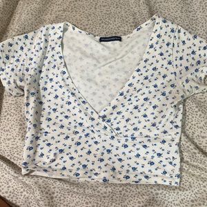 Brandy Melville women’s crop top